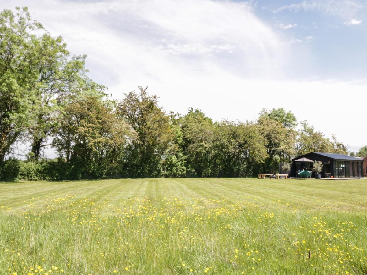 The Tractor Shed Villa Worcester Exterior photo